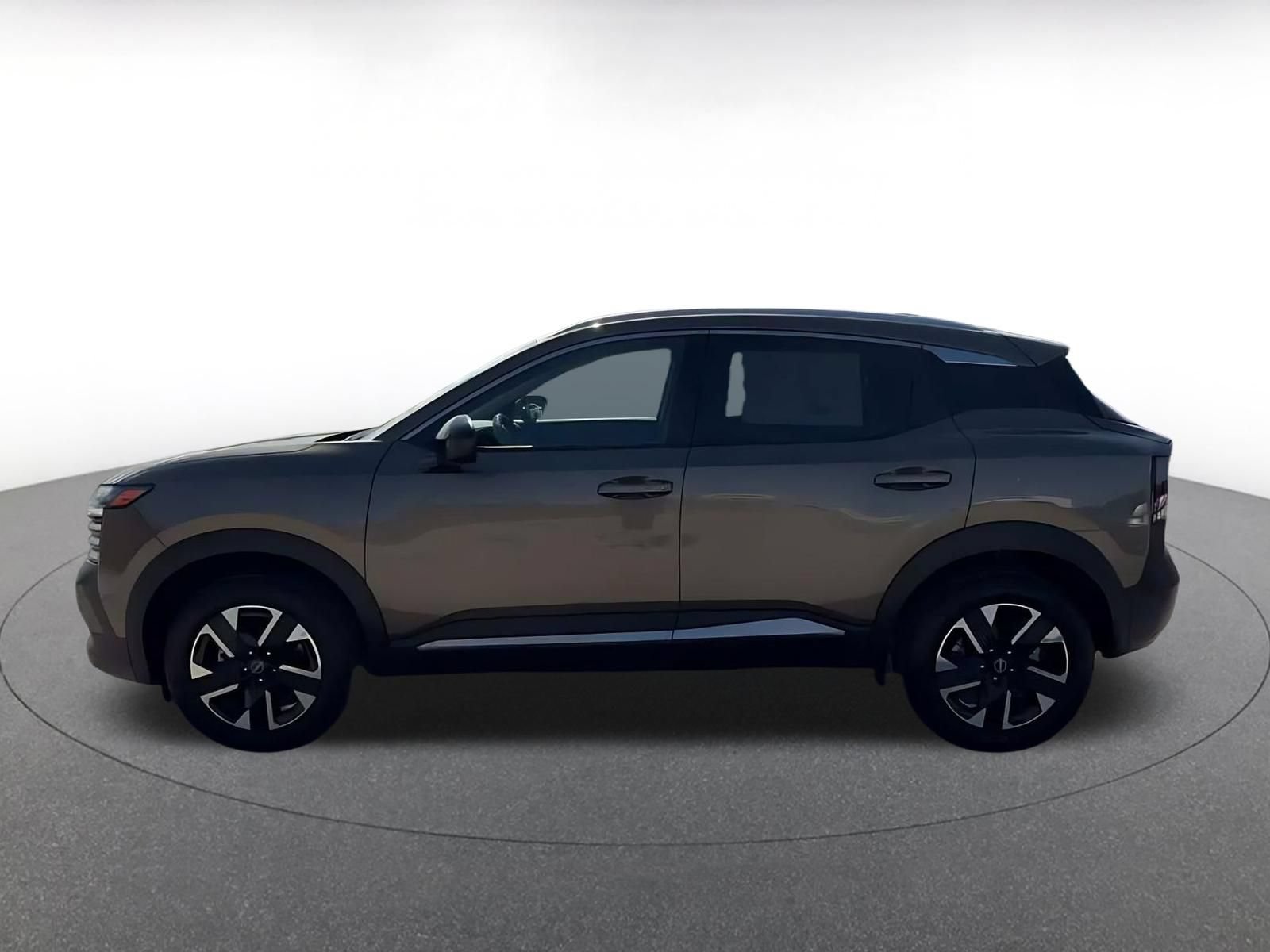 Used 2026 Nissan Kicks SV w/ Cold Weather Package AWD/4WD image 8