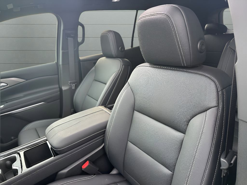 New 2026 Chevrolet Traverse LT image 21