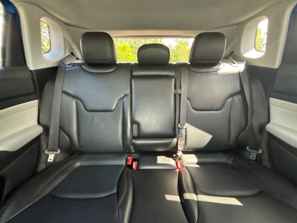 Used 2022 Jeep Compass Limited AWD/4WD image 31