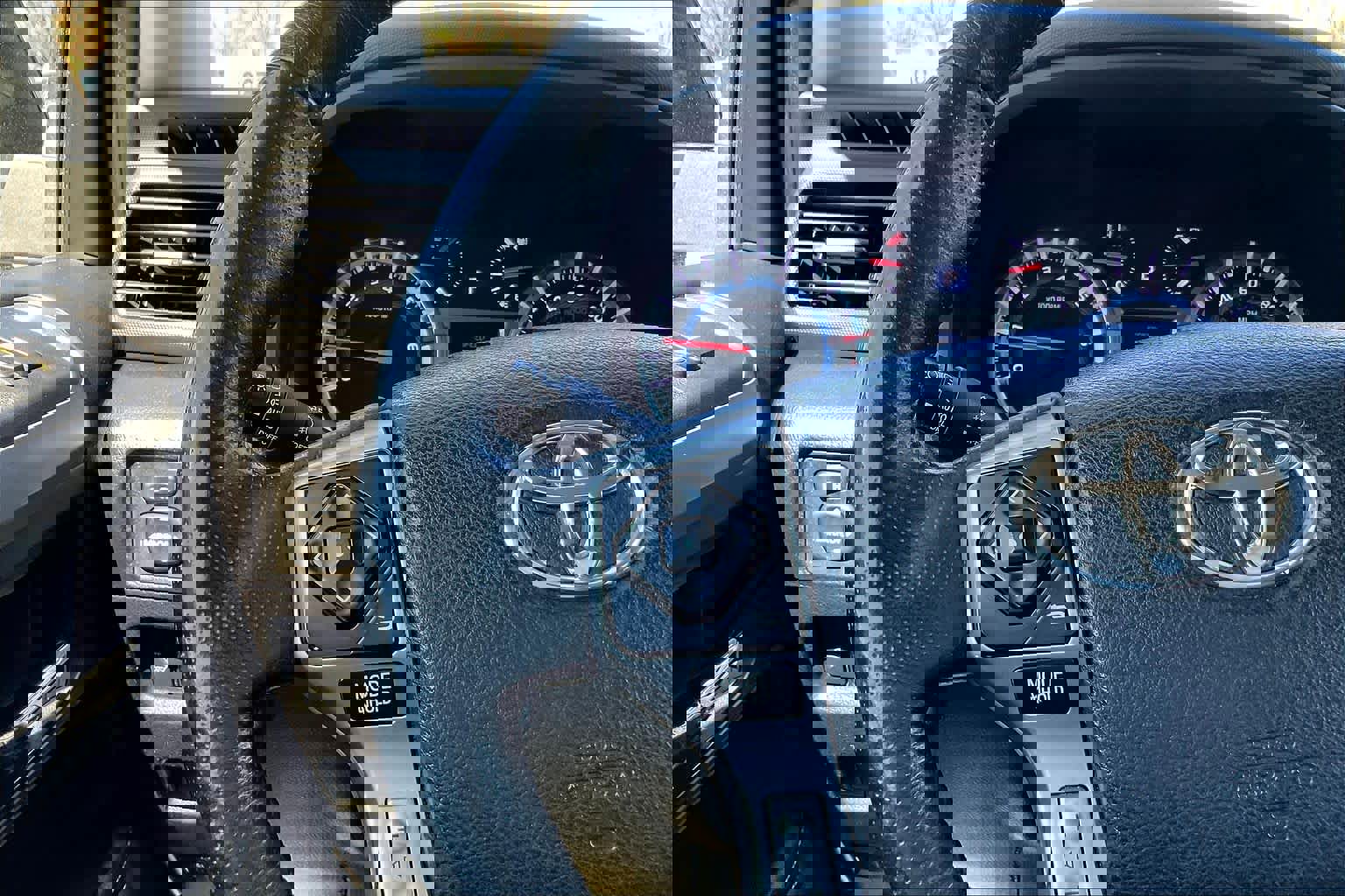 Used 2018 Toyota 4Runner Limited AWD/4WD image 24