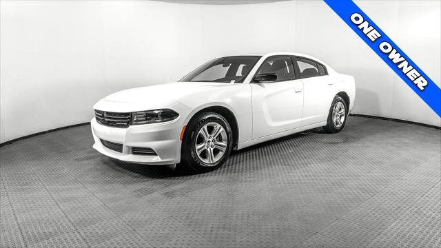 Used 2023 Dodge Charger SXT image 2