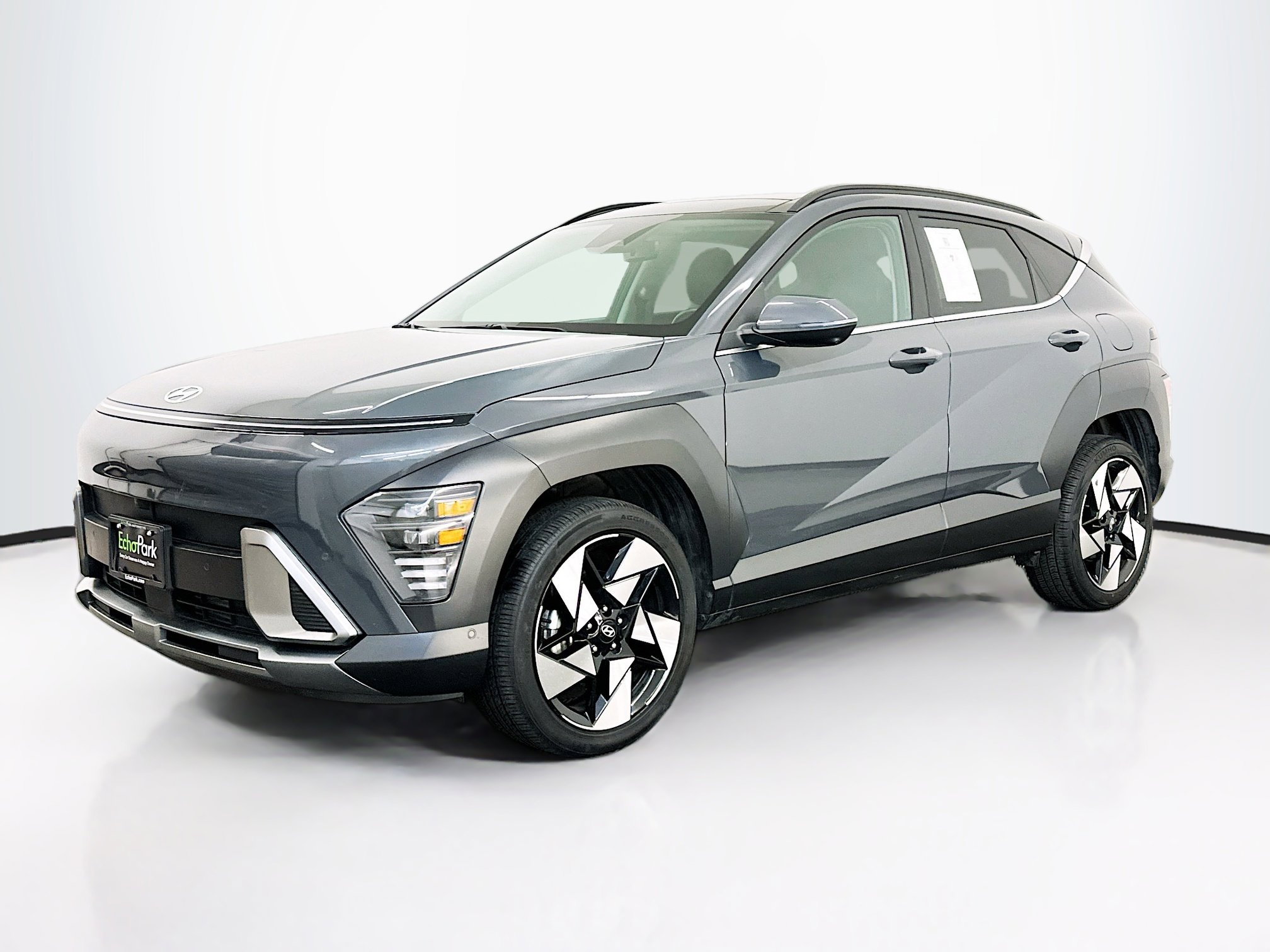 Used 2024 Hyundai Kona Limited image 3