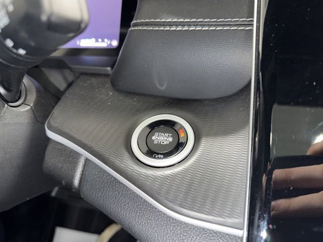 Used 2023 Jeep Grand Cherokee Altitude image 23