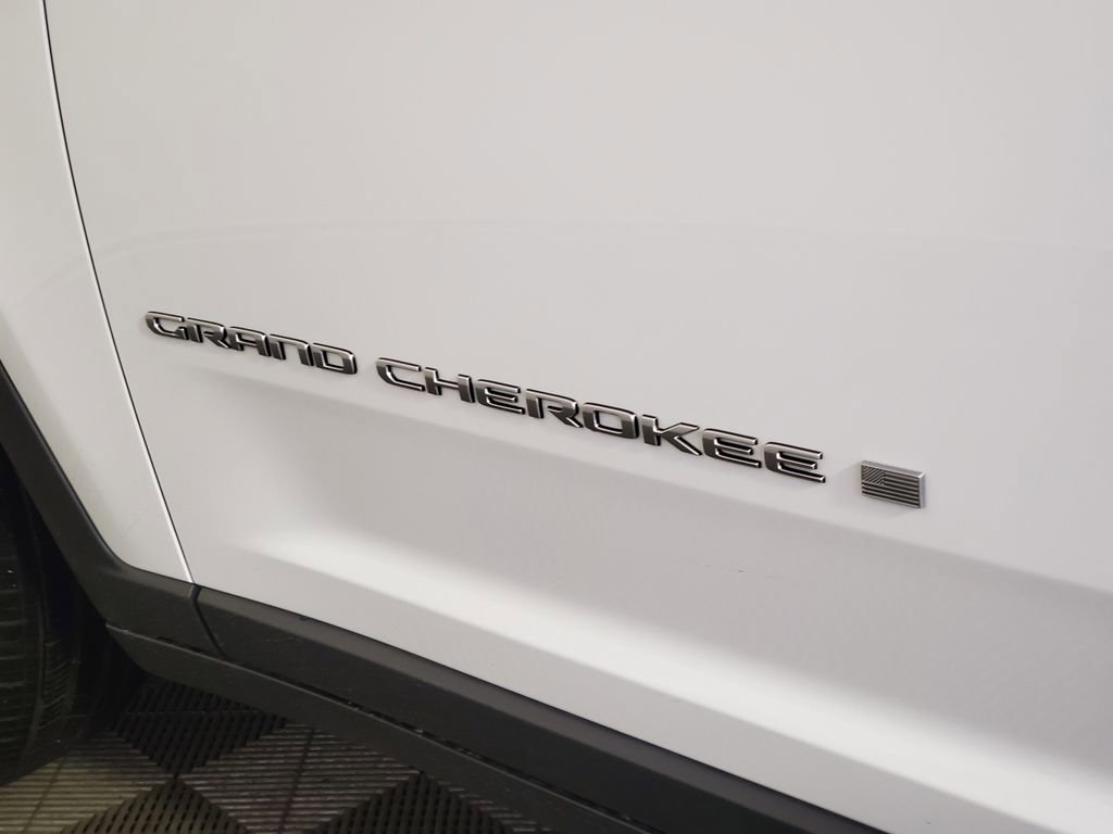 Used 2024 Jeep Grand Cherokee Limited AWD/4WD image 6