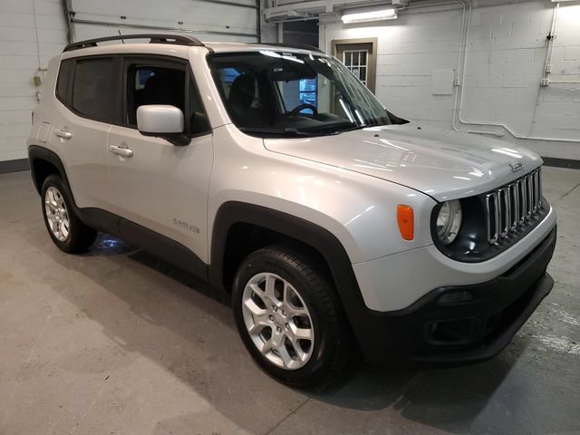 Used 2016 Jeep Renegade Latitude AWD/4WD image 9