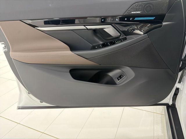 Used 2026 BMW 530i xDrive w/ Premium Package AWD/4WD image 10