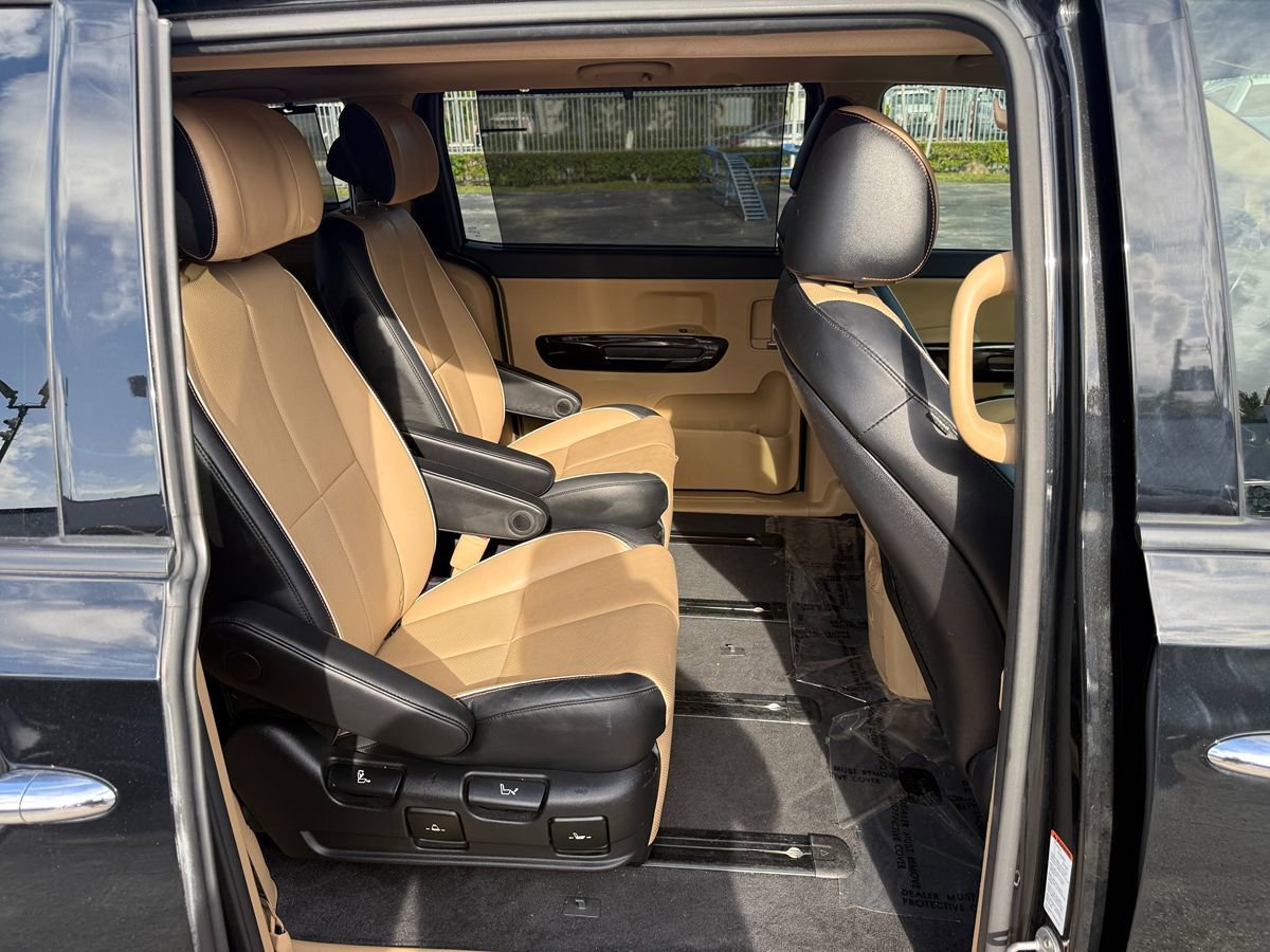 Used 2016 Kia Sedona SX Limited FWD image 14