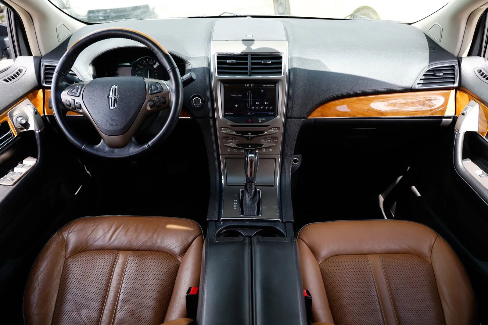 Used 2013 Lincoln MKX FWD image 2