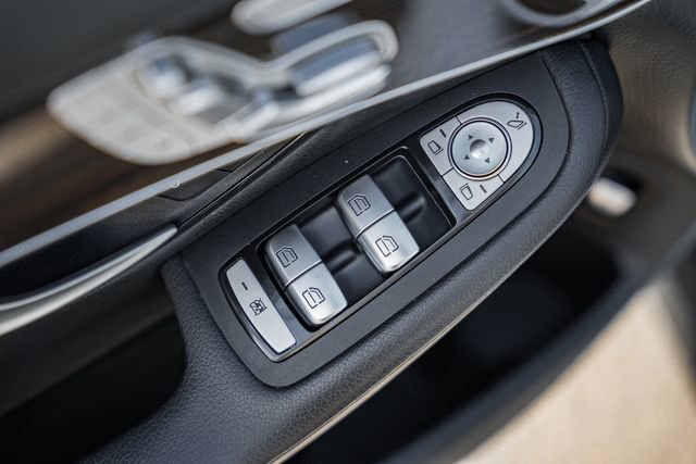 Used 2020 Mercedes-Benz GLC 300 GLC 300 image 39