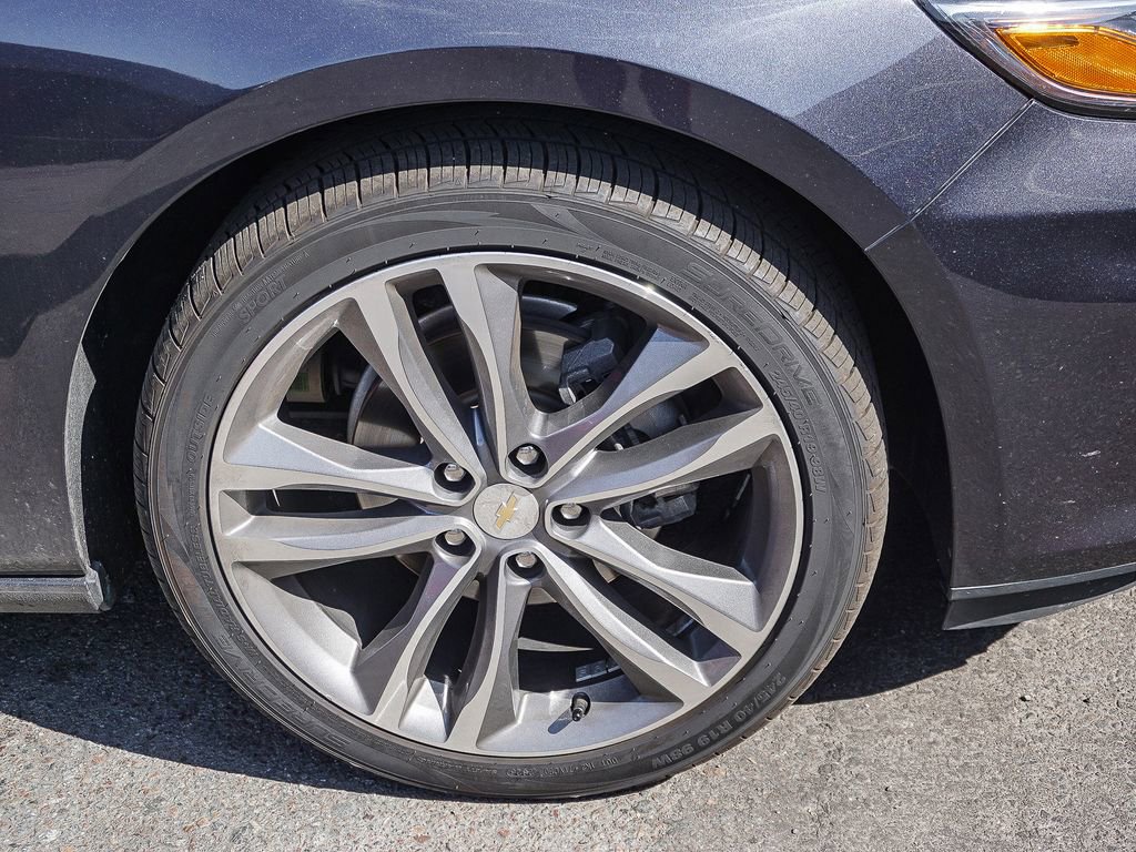 Used 2022 Chevrolet Malibu LT image 9