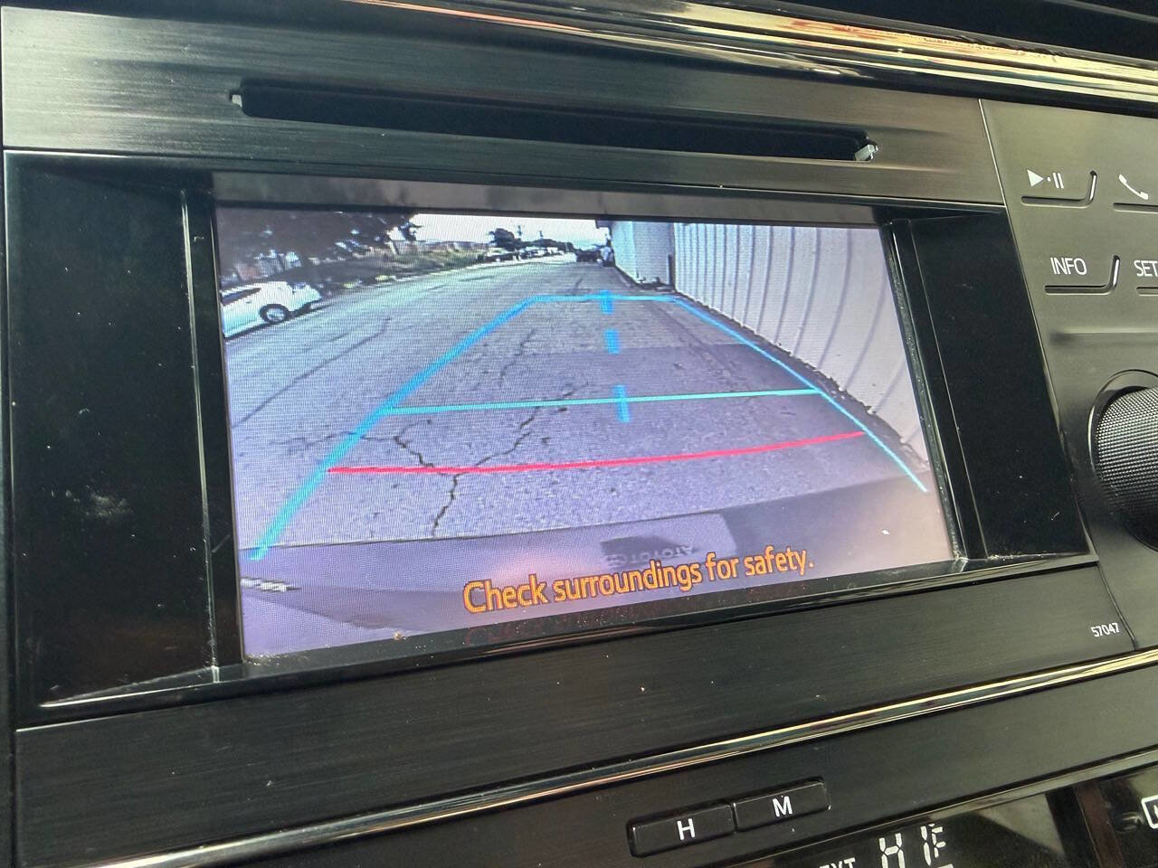 Used 2013 Toyota Avalon XLE Premium image 25