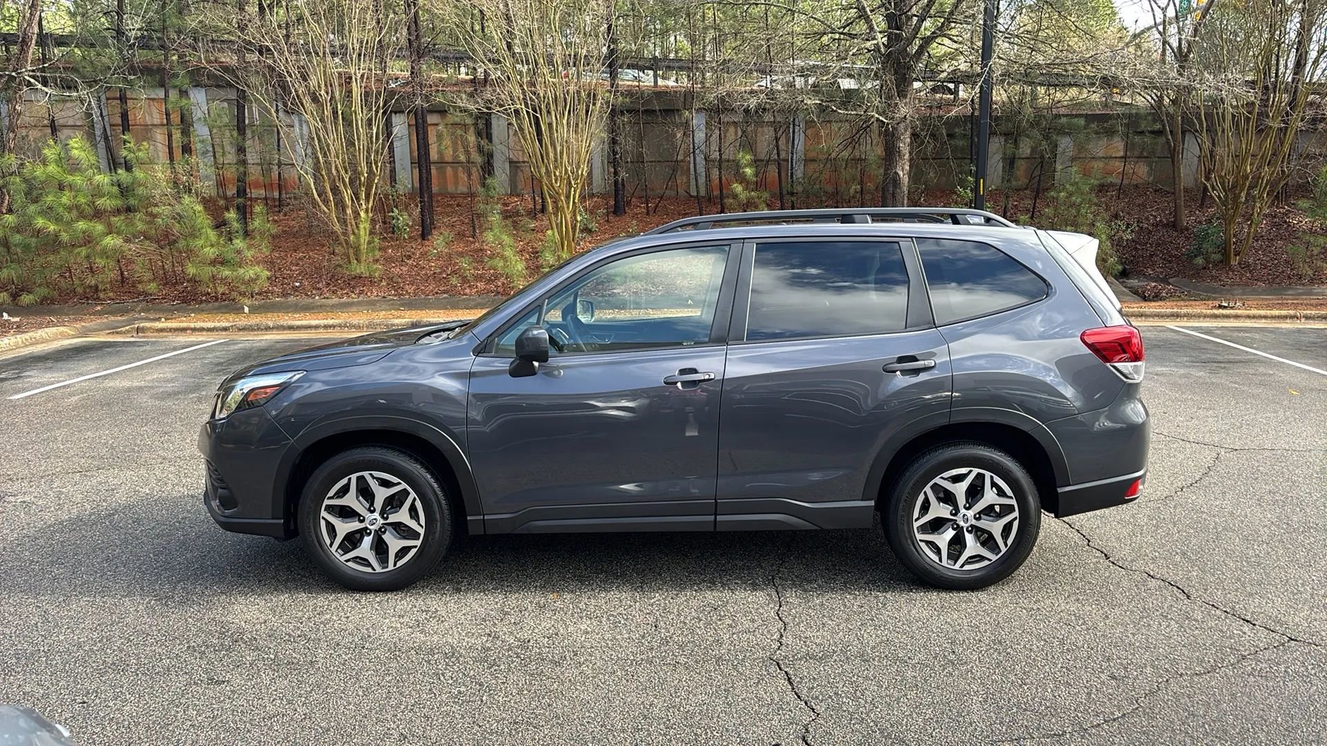 Used 2023 Subaru Forester Premium image 8
