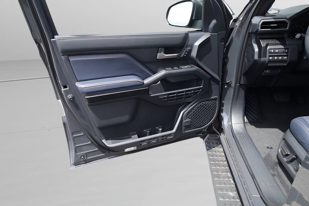 New 2026 Toyota 4Runner Platinum AWD/4WD image 7