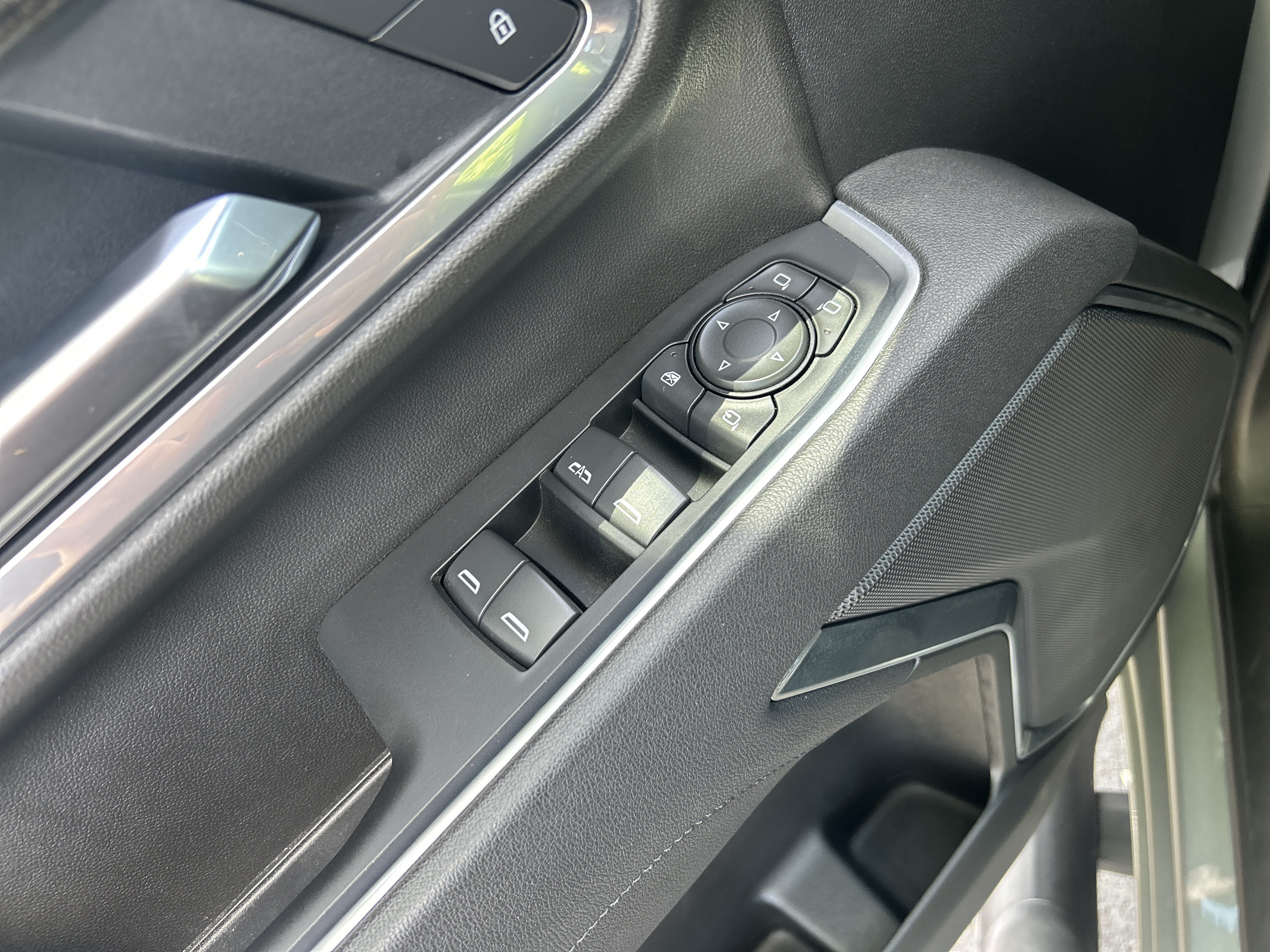 Used 2025 Chevrolet Silverado 2500 LT w/ Trail Boss Package AWD/4WD image 23