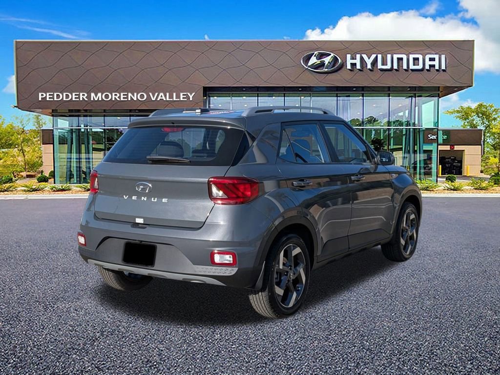 New 2026 Hyundai Venue SEL FWD image 4
