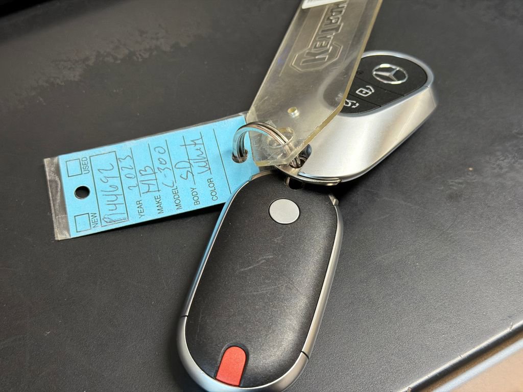 Used 2023 Mercedes-Benz C 300 4MATIC Sedan image 34