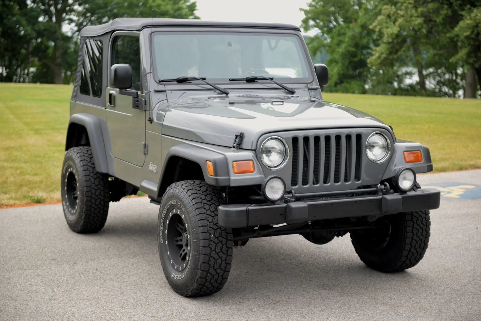 Used 2004 Jeep Wrangler 4WD w/ 30" Tire & Wheel Group image 2