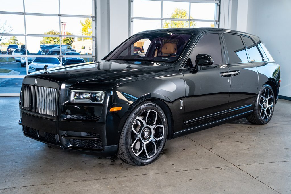 Used 2022 Rolls-Royce Cullinan Black Badge image 12