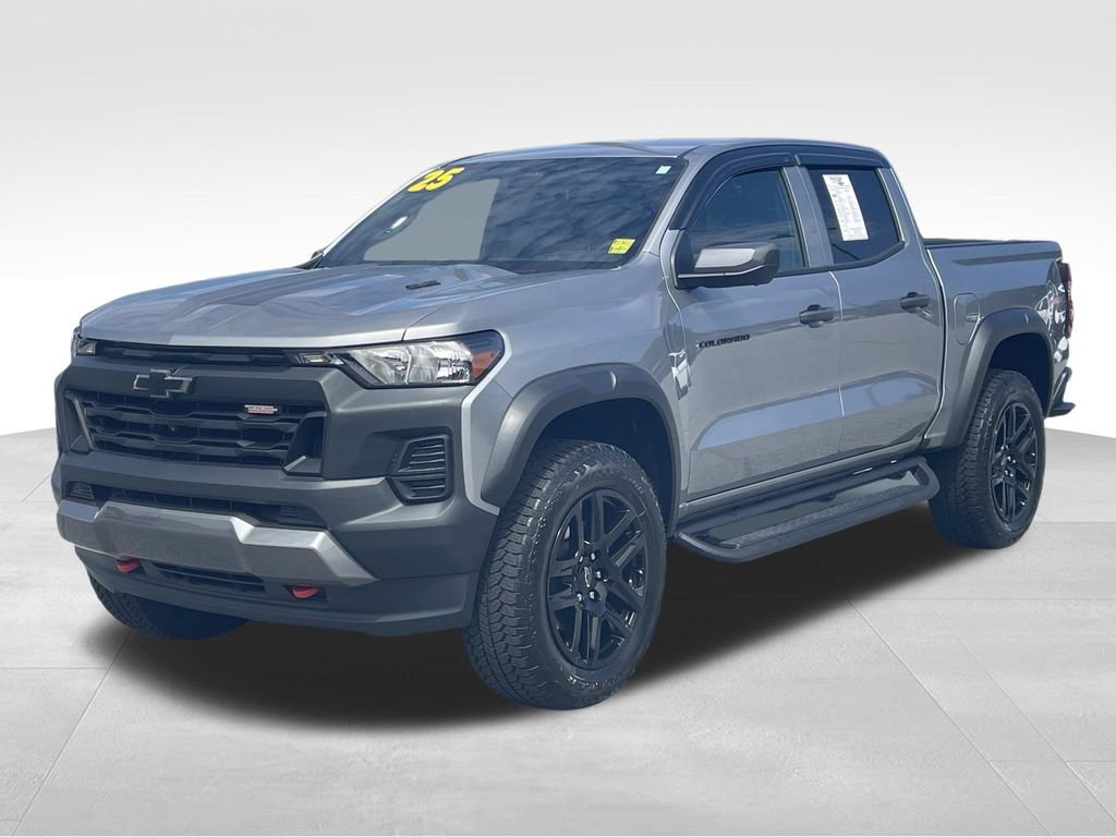 Used 2025 Chevrolet Colorado Trail Boss AWD/4WD image 8