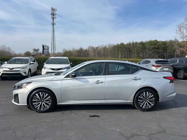 Used 2024 Nissan Altima 2.5 SV image 8
