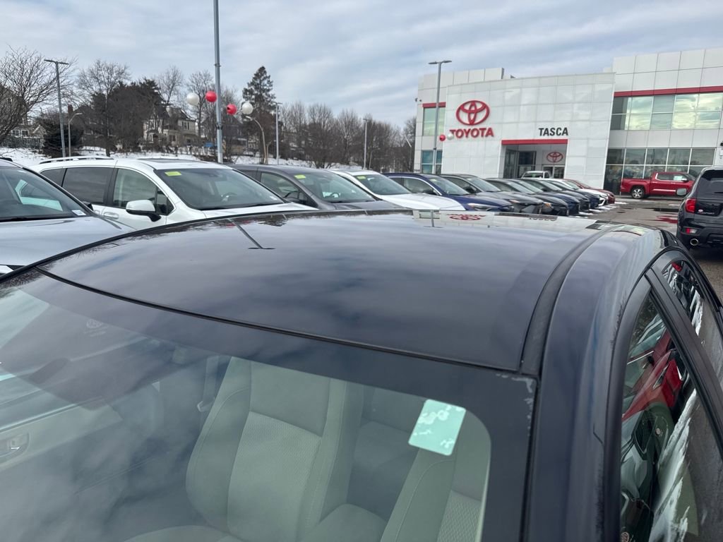 Used 2015 Toyota Corolla LE image 38