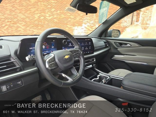 Used 2025 Chevrolet Traverse LT FWD image 8