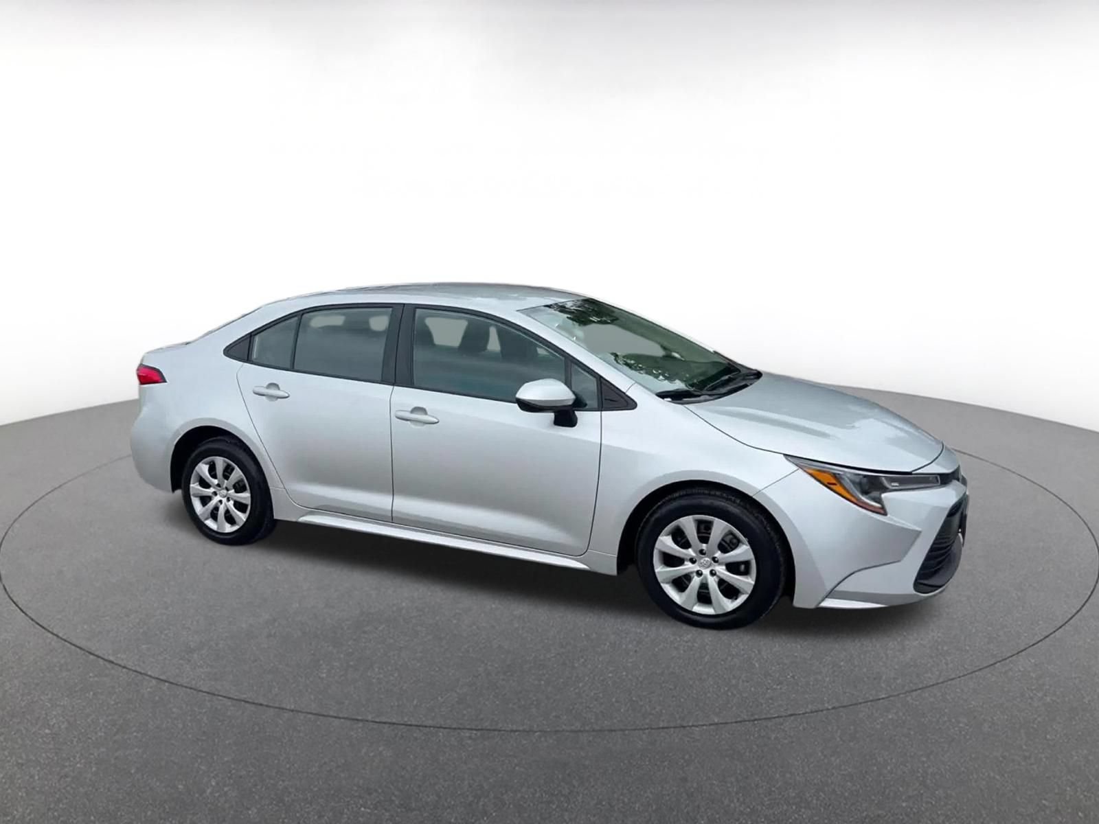 Used 2025 Toyota Corolla LE FWD video 2