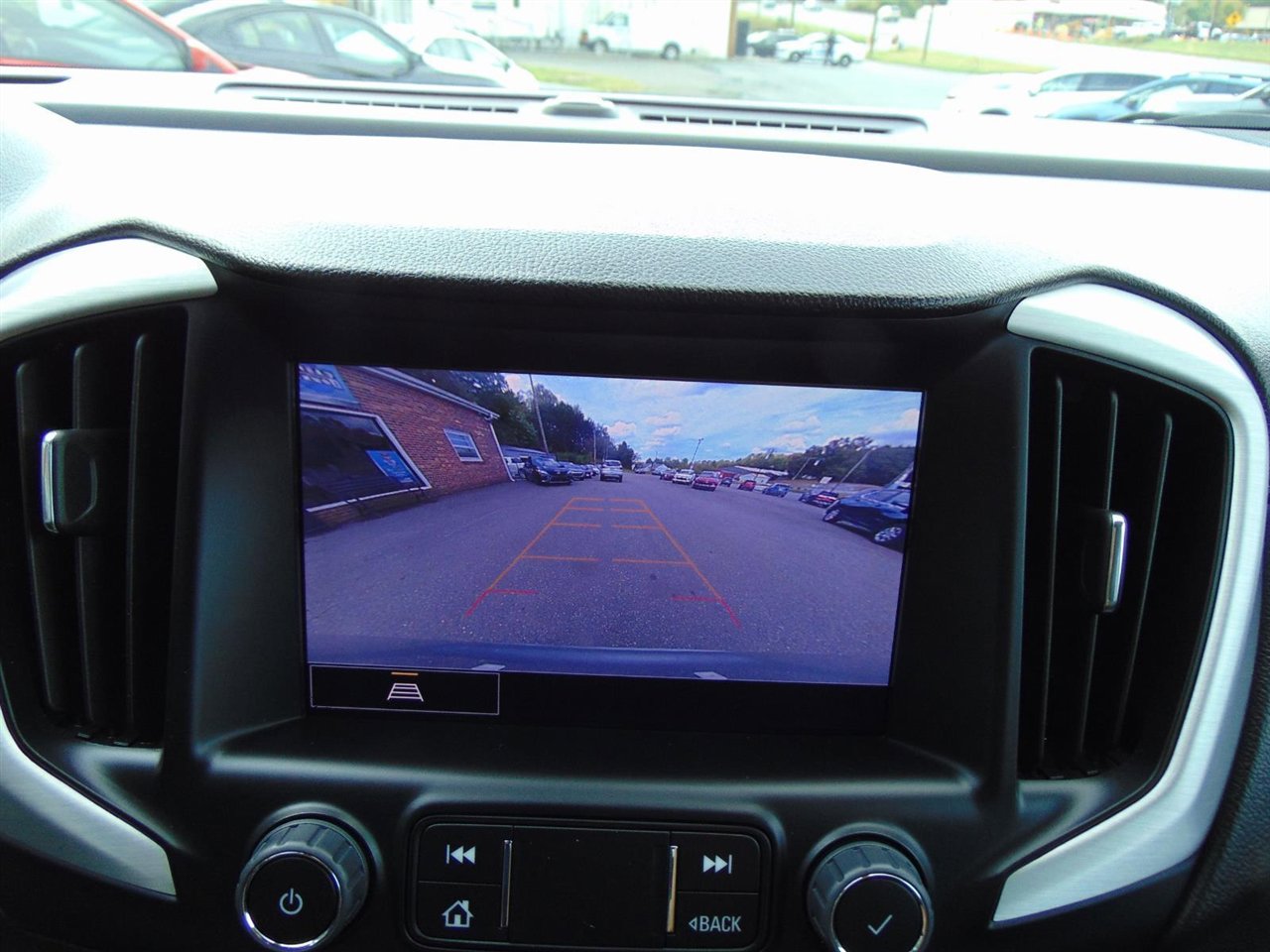 Used 2023 GMC Terrain SLT image 28