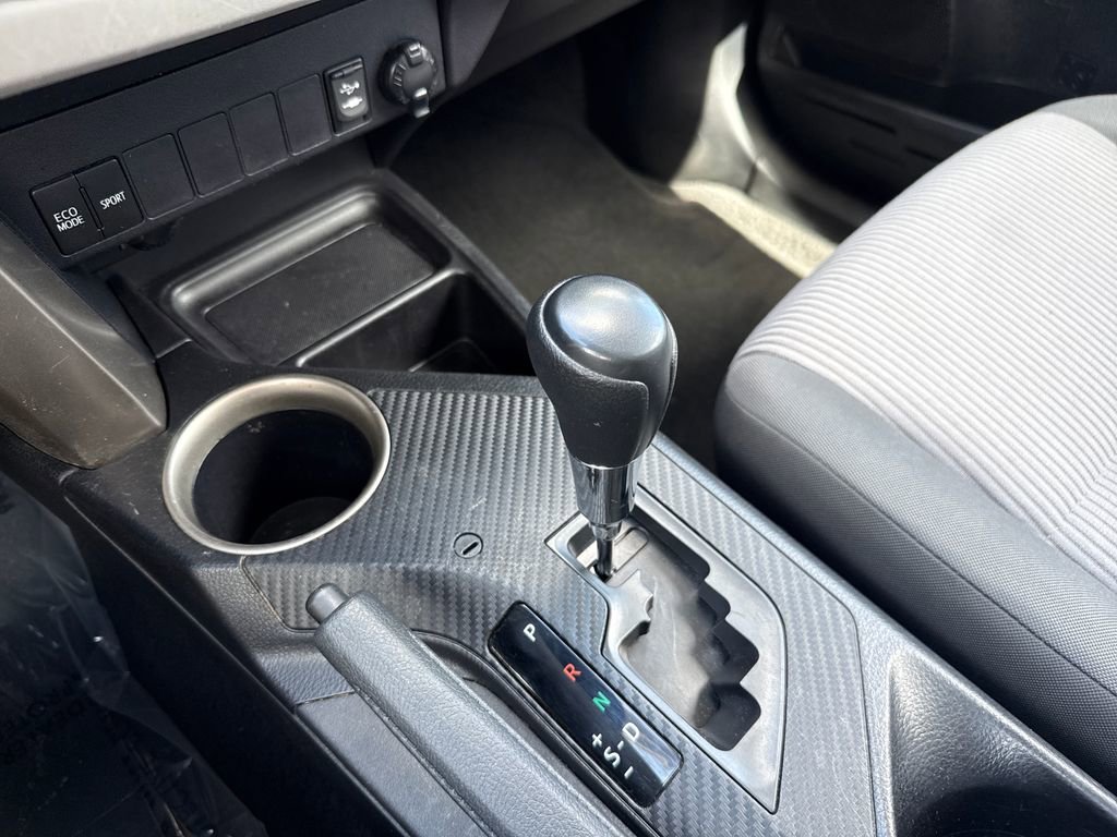 Used 2014 Toyota RAV4 LE image 19
