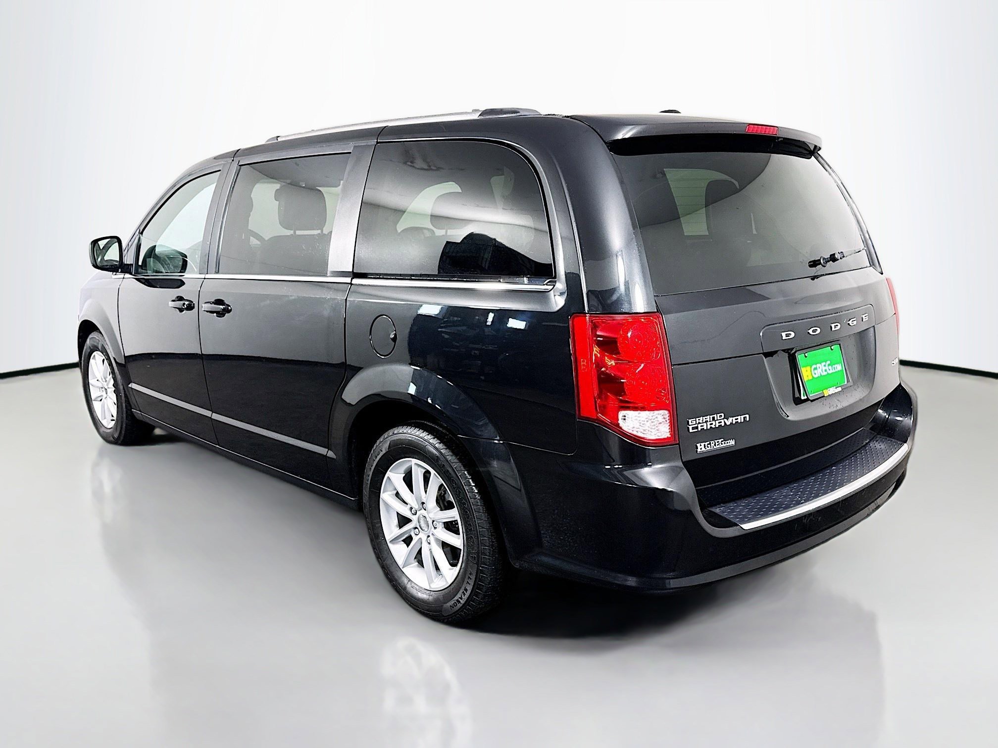 Used 2020 Dodge Grand Caravan SXT image 7