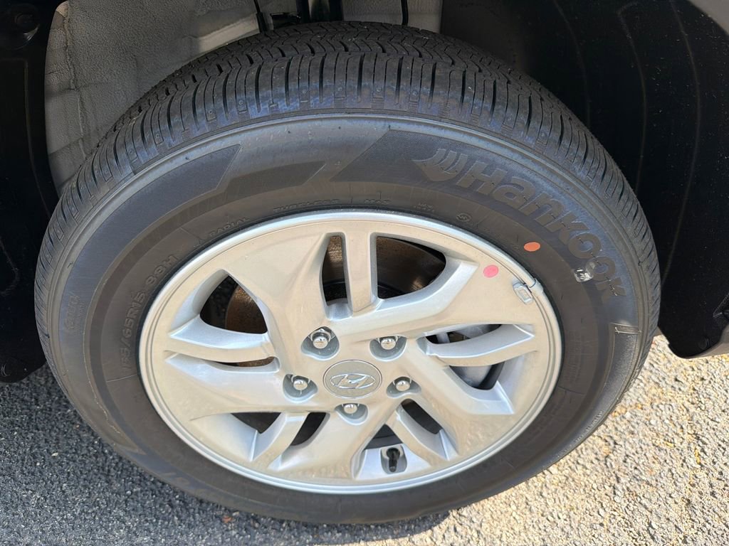 New 2026 Hyundai Venue SE image 12