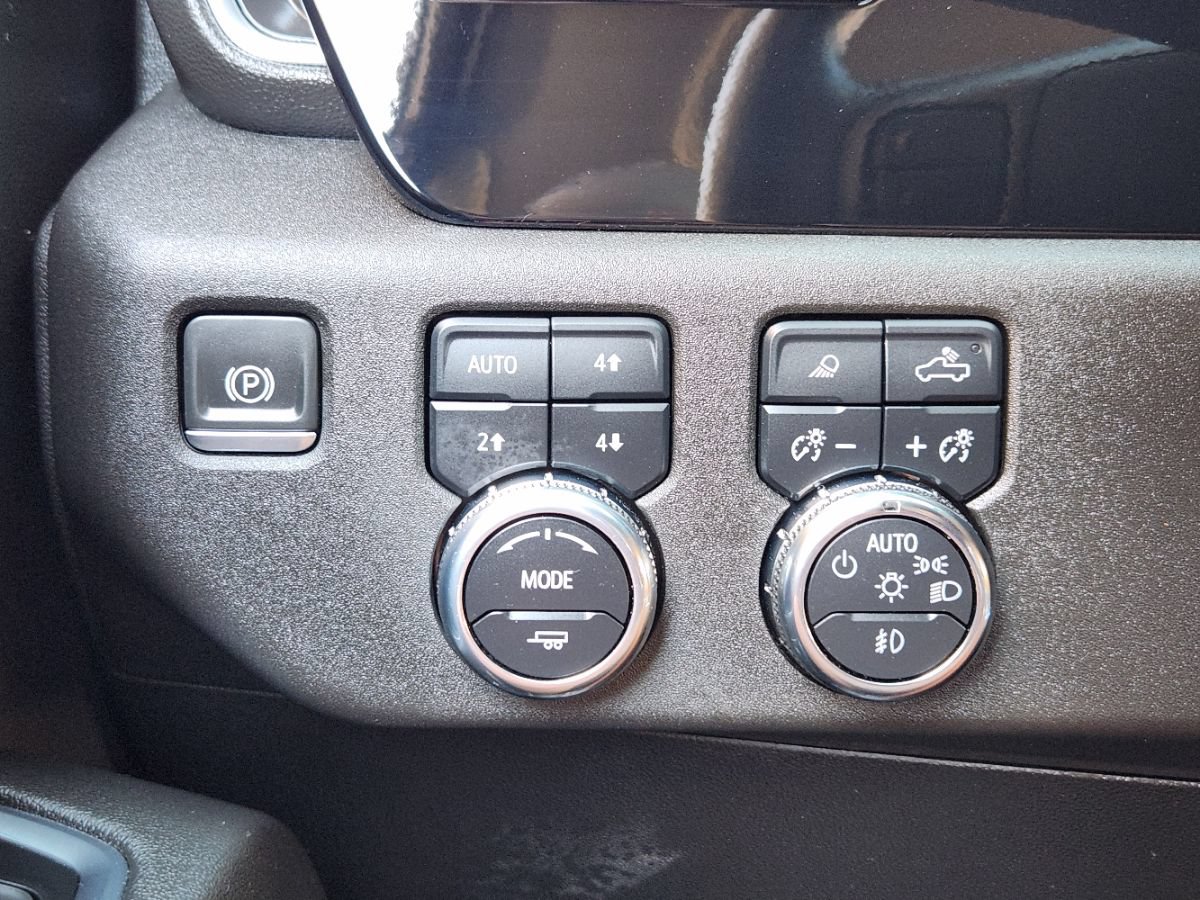 Used 2024 GMC Sierra 2500 SLT w/ Texas SLT Premium Package AWD/4WD image 43