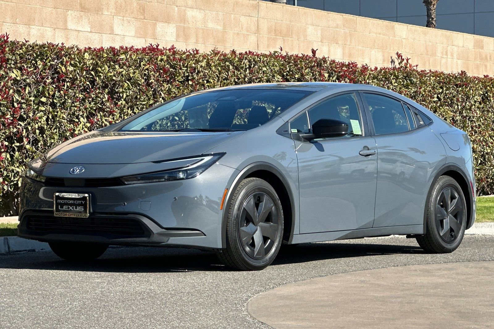 Used 2025 Toyota Prius LE image 8