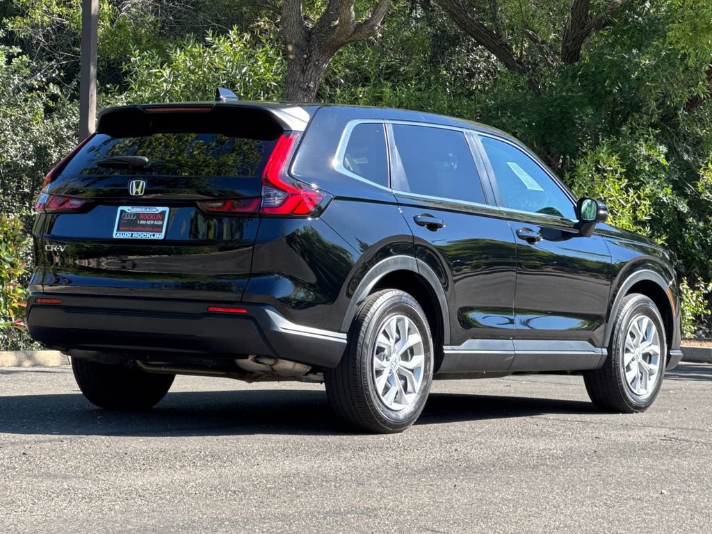 Used 2025 Honda CR-V LX image 5