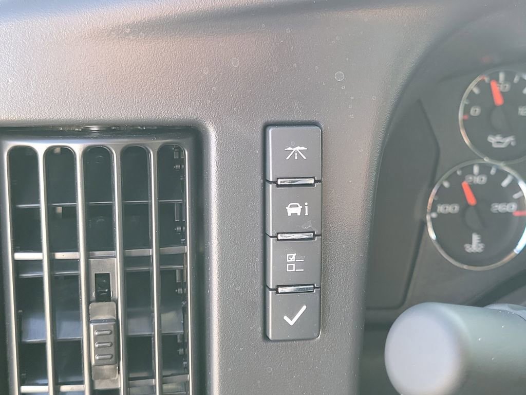 New 2026 Chevrolet Express 3500 Extended RWD image 9