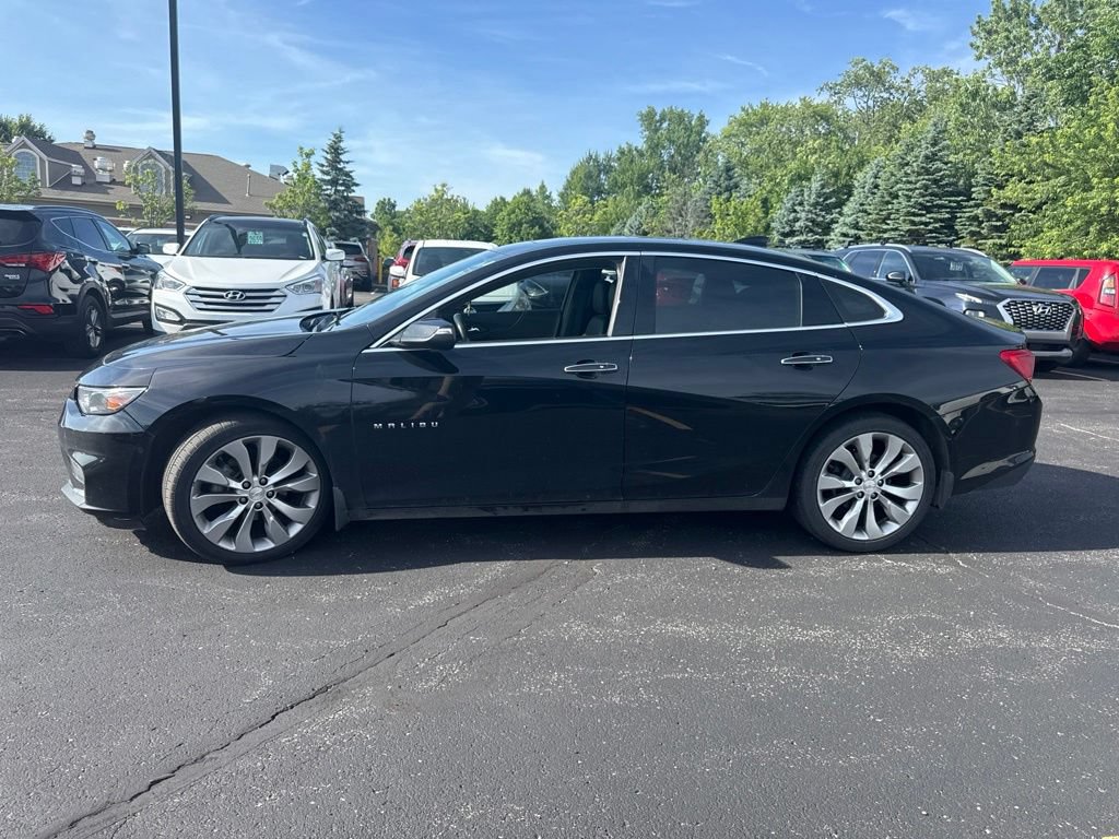 Used 2018 Chevrolet Malibu Premier w/ Premier Sun and Wheel Package FWD image 2