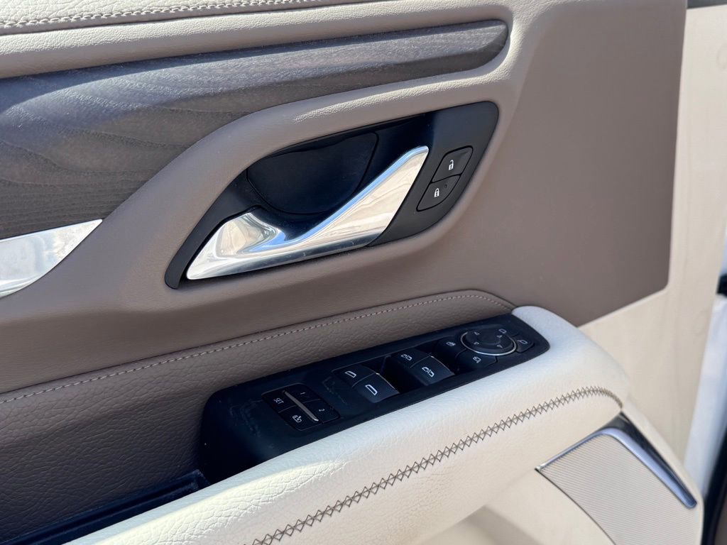Used 2023 GMC Yukon XL Denali image 12