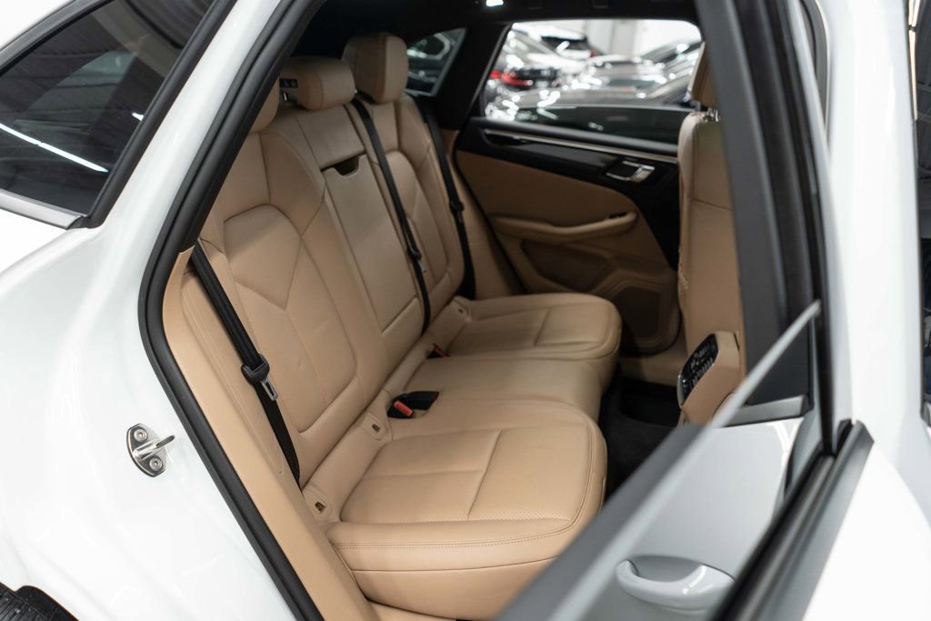 Used 2023 Porsche Macan image 13