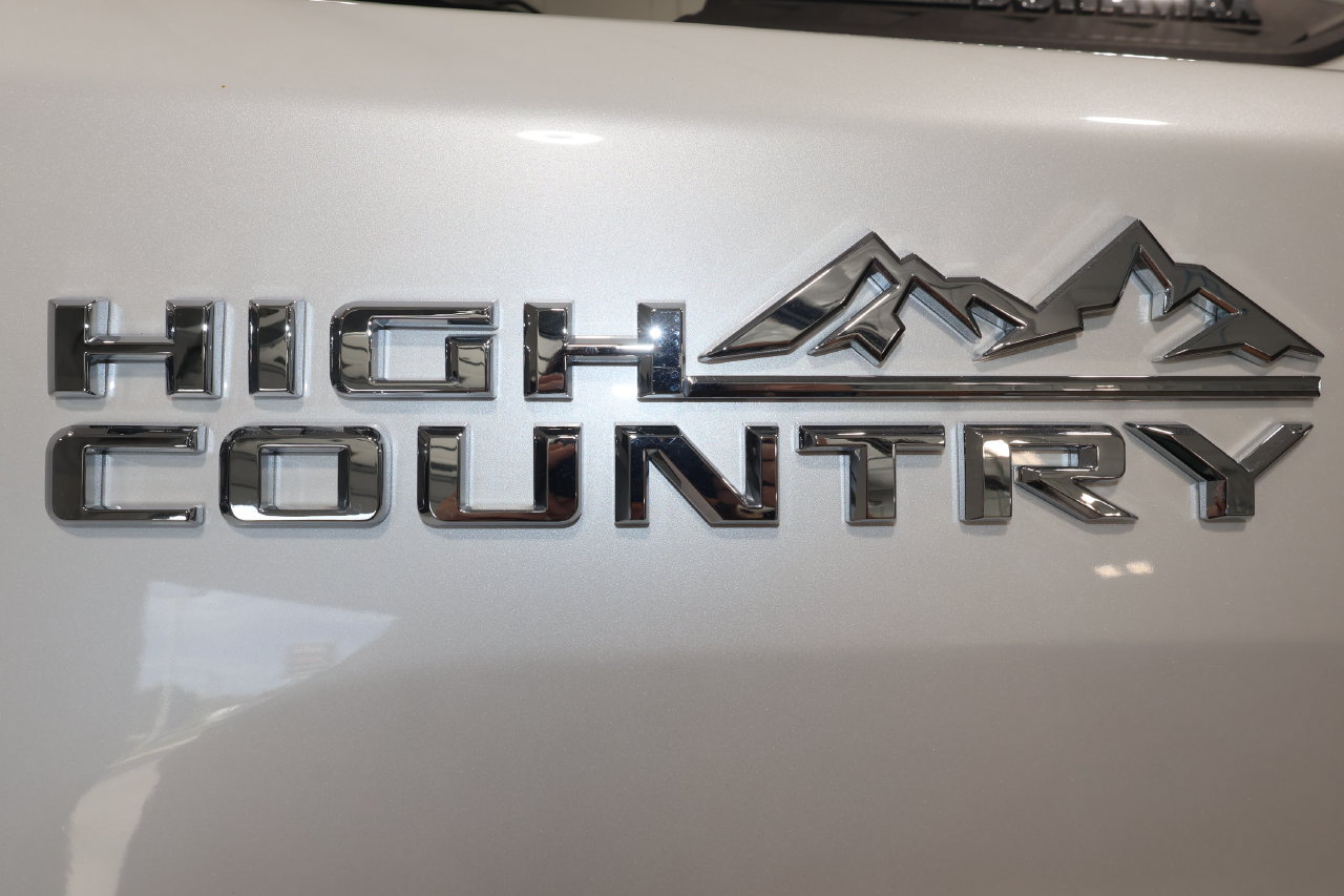 Certified 2022 Chevrolet Silverado 3500 High Country AWD/4WD image 37