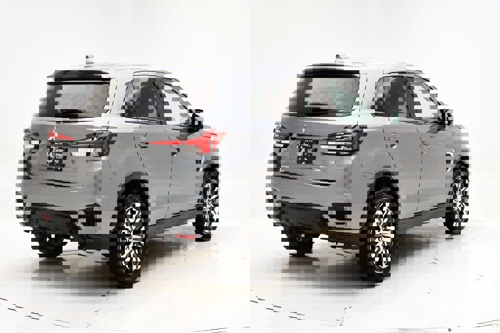 Used 2025 Mitsubishi Outlander Sport AWD image 8