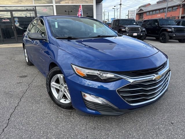 Used 2023 Chevrolet Malibu LS image 2