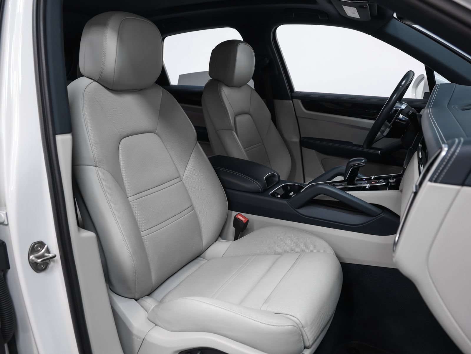 Used 2023 Porsche Cayenne AWD/4WD image 20