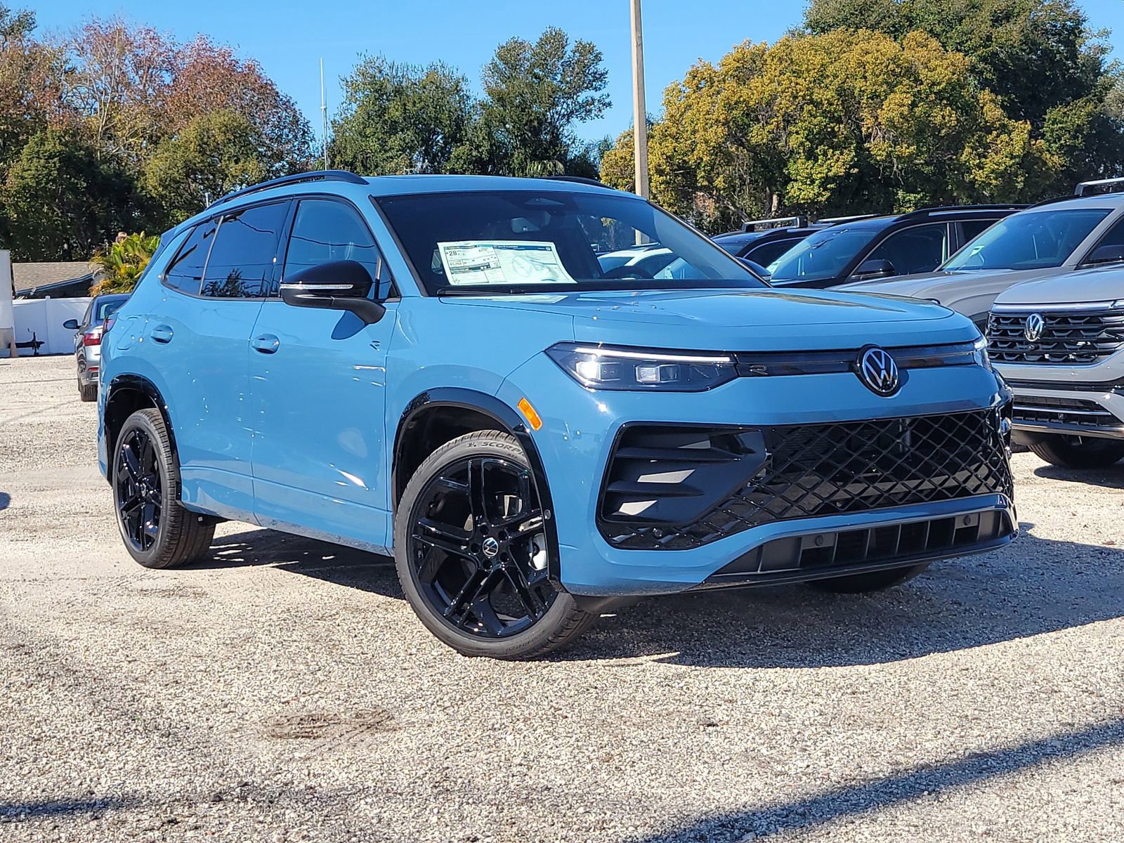 New 2026 Volkswagen Tiguan SE R-Line FWD image 32