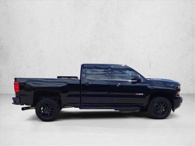 Used 2019 Chevrolet Silverado 2500 LT w/ Midnight Edition AWD/4WD image 5