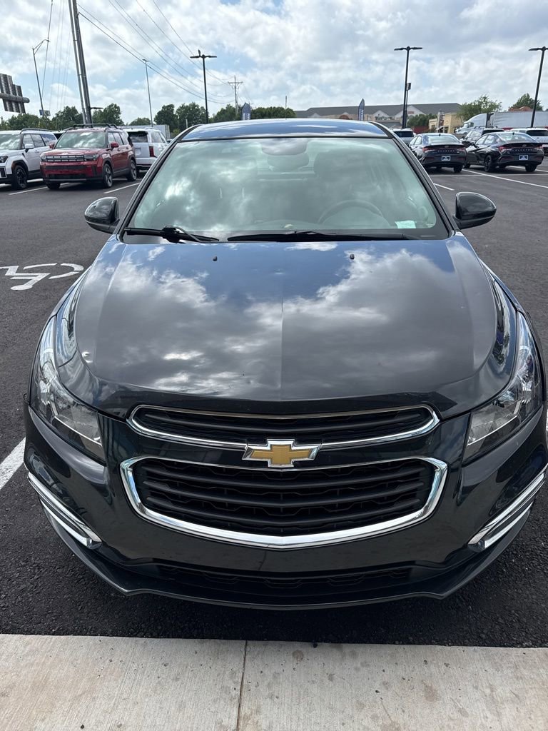 Used 2015 Chevrolet Cruze LT FWD image 2