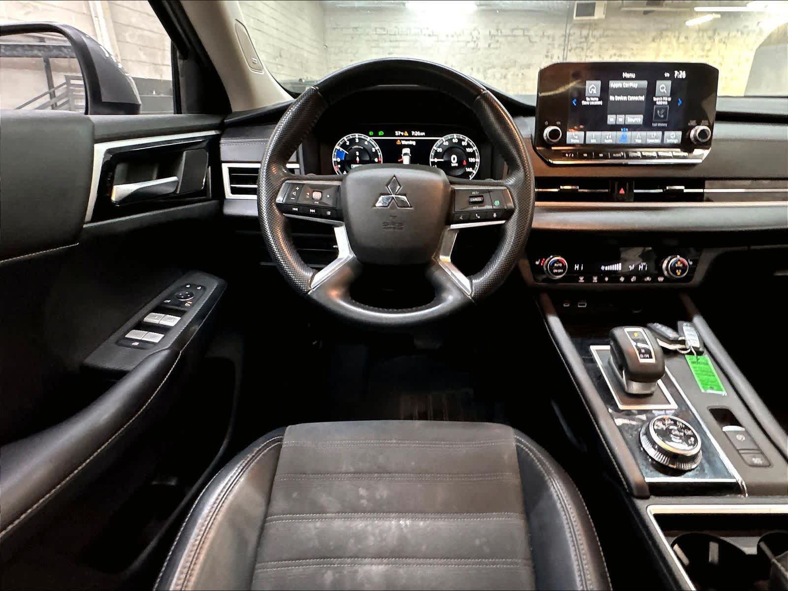 Used 2022 Mitsubishi Outlander SE AWD/4WD image 8