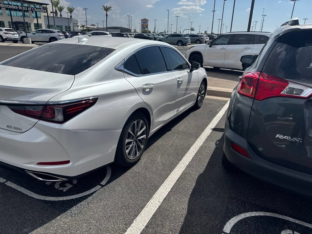 Used 2025 Lexus ES 350 w/ Accessory Package (Z2) FWD image 4