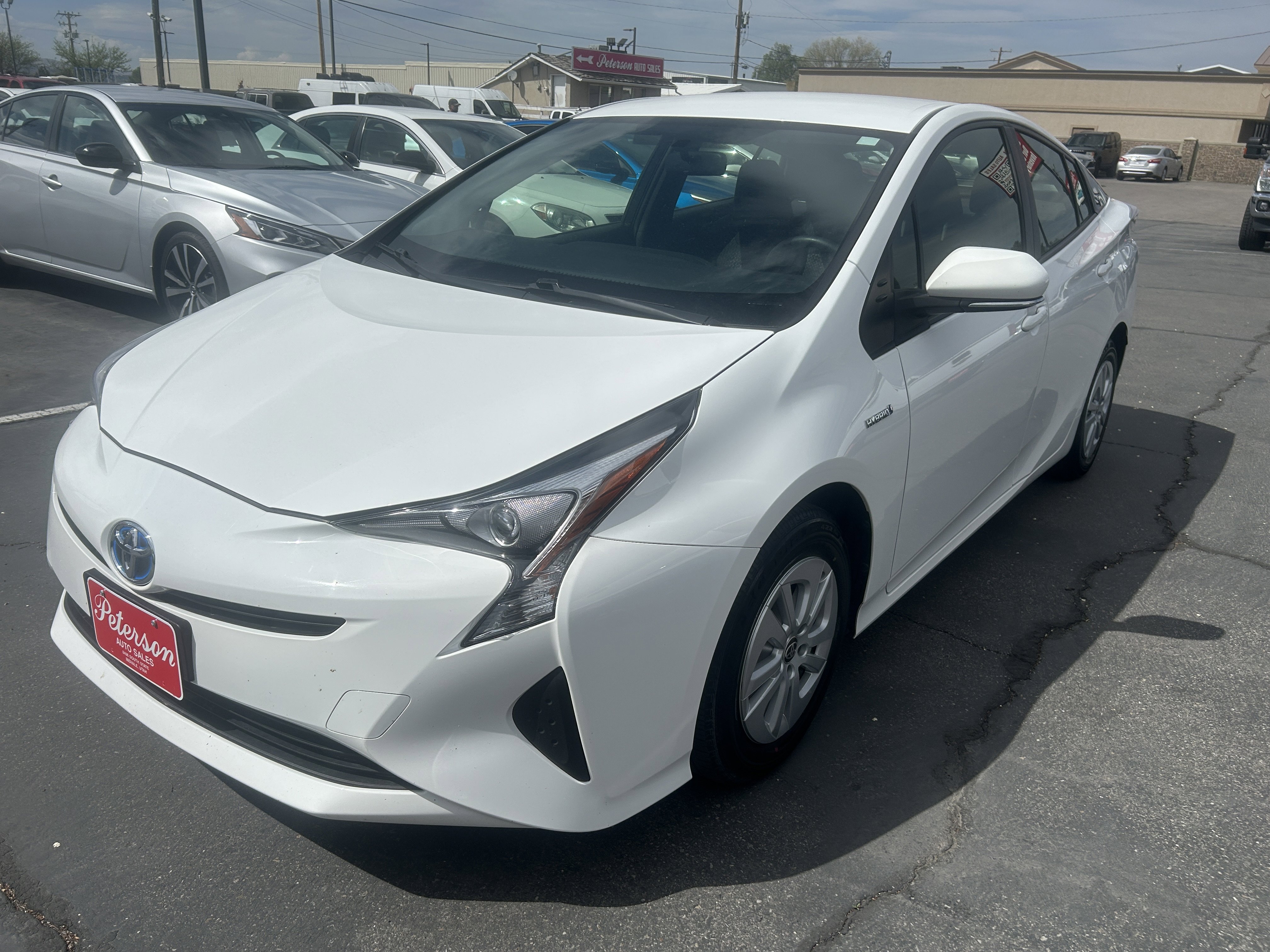 Used 2016 Toyota Prius Two FWD image 2