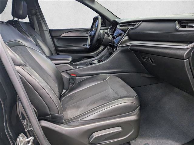 Used 2024 Jeep Grand Cherokee Altitude AWD/4WD image 26