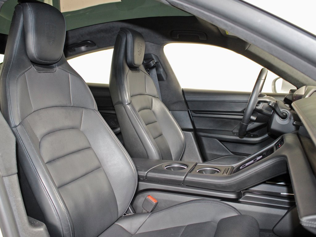 Used 2020 Porsche Taycan Turbo image 43